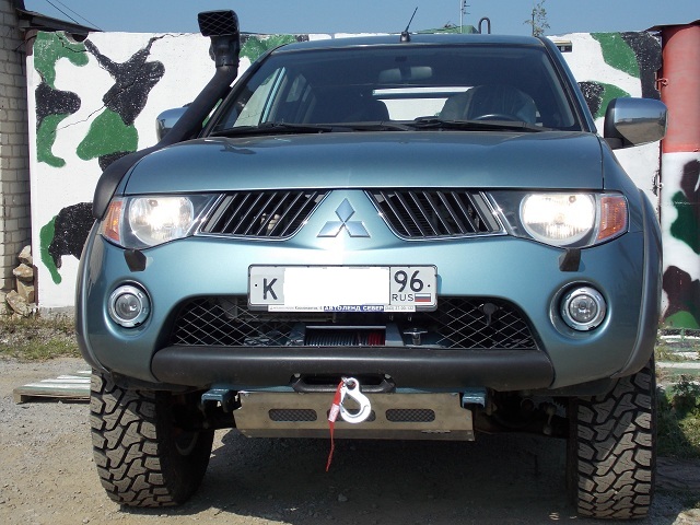 Mitsubishi L200 AT 32"