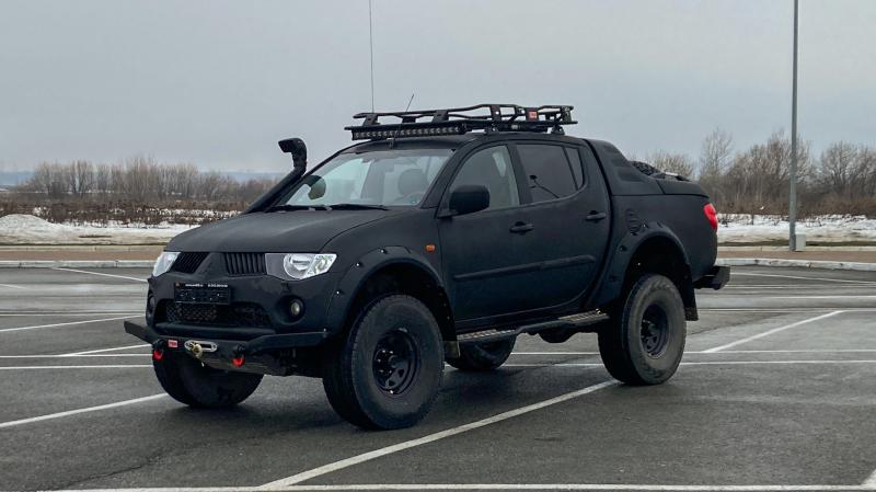 Mitsubishi L200 MT 35" 