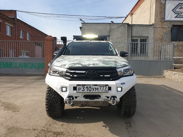 Toyota HiLux Revo MT 35"