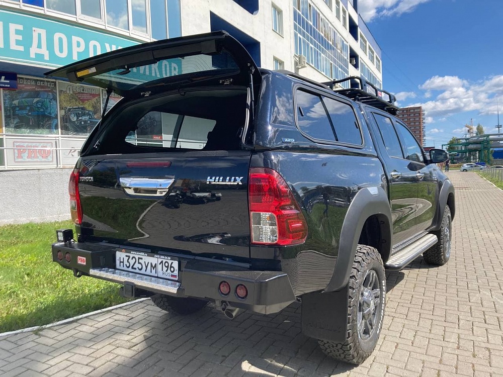 Toyota Hilux Black Onyx 2021 AT 32"