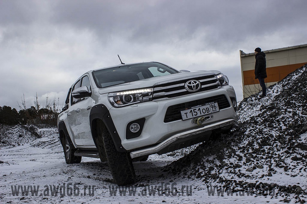 Toyota HiLux revo AT 32" лайт