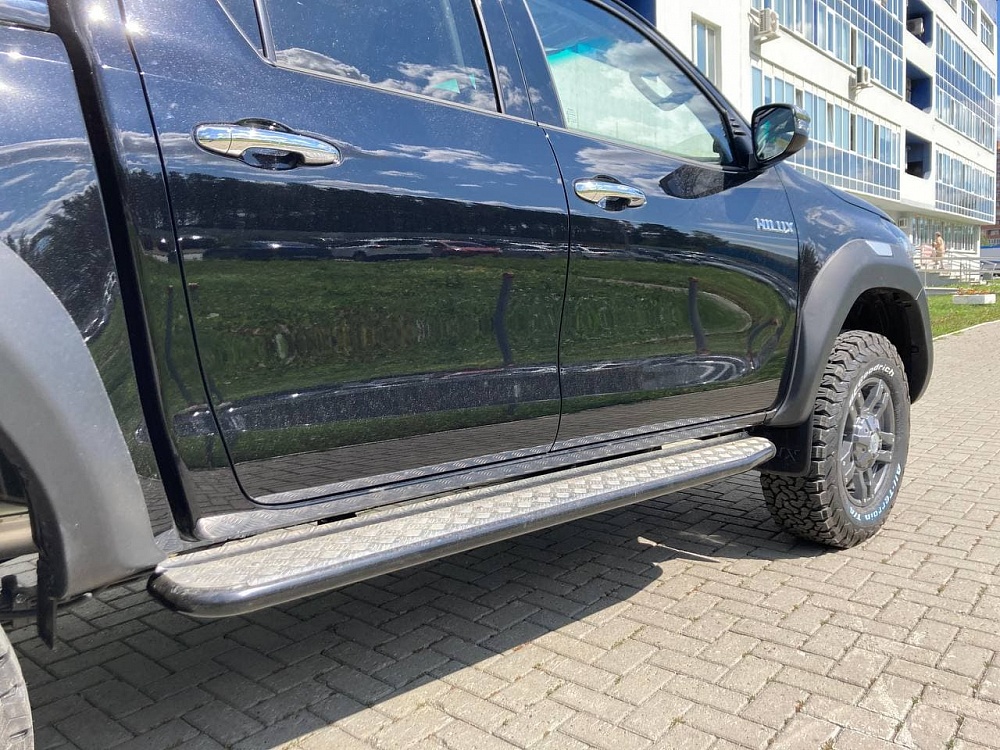 Toyota Hilux Black Onyx 2021 AT 32"