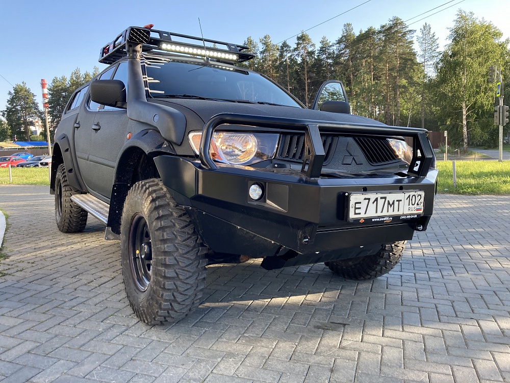 Mitsubishi L200 33"