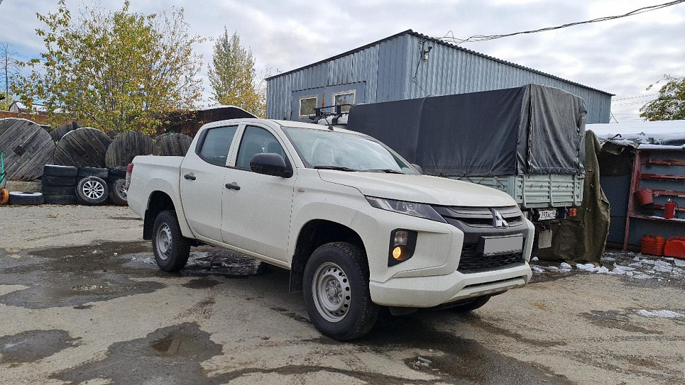 Mitsubishi L200 XT 36