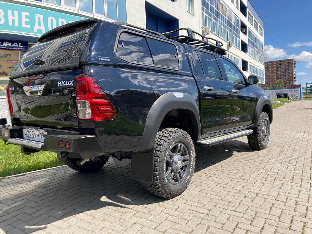 Toyota Hilux Black Onyx 2021 AT 32"