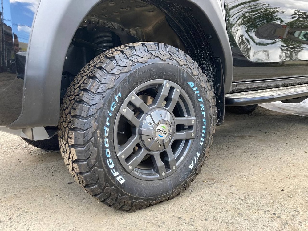 Toyota Hilux Black Onyx 2021 AT 32"