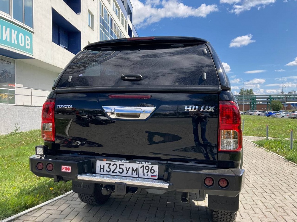 Toyota Hilux Black Onyx 2021 AT 32"